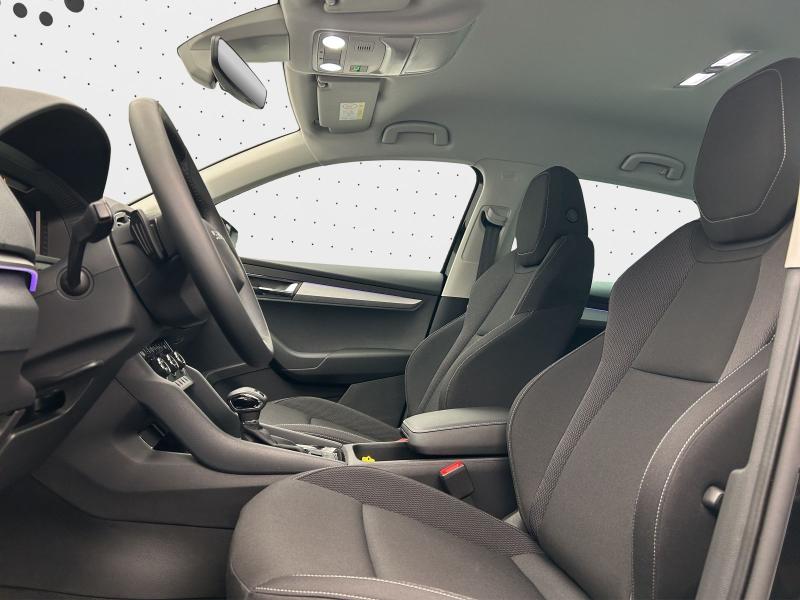Škoda Karoq Selection – image 10 of 16