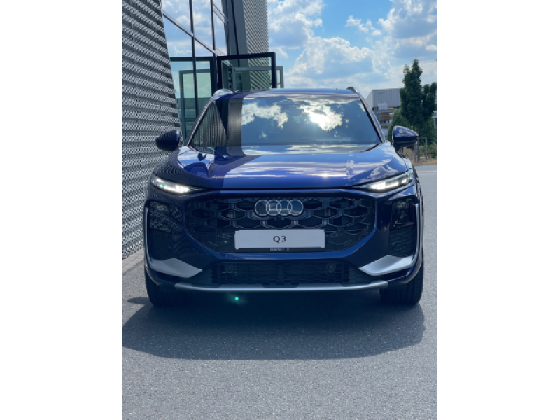 Audi Q3 S line – image 4 of 12