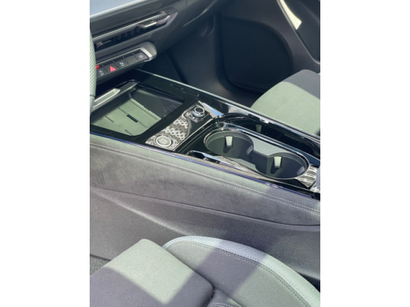 Audi Q3 S line – image 9 of 12
