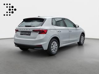 Škoda Fabia Essence – image 2 of 24