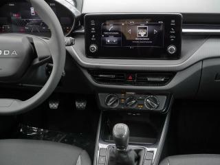 Škoda Fabia Essence – image 6 of 24