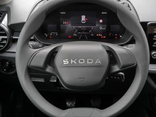 Škoda Fabia Essence – image 9 of 24