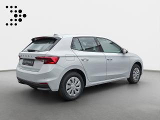 Škoda Fabia Essence – image 18 of 24