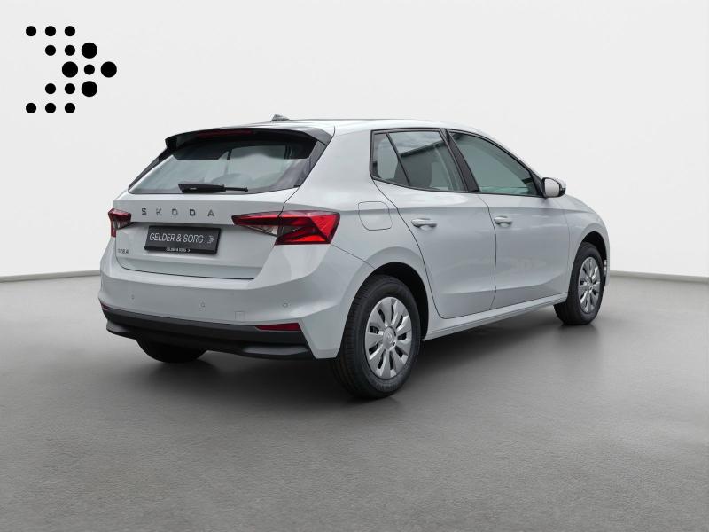 Škoda Fabia Essence – image 2 of 24
