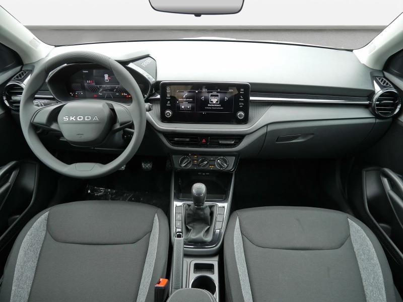 Škoda Fabia Essence – image 5 of 24