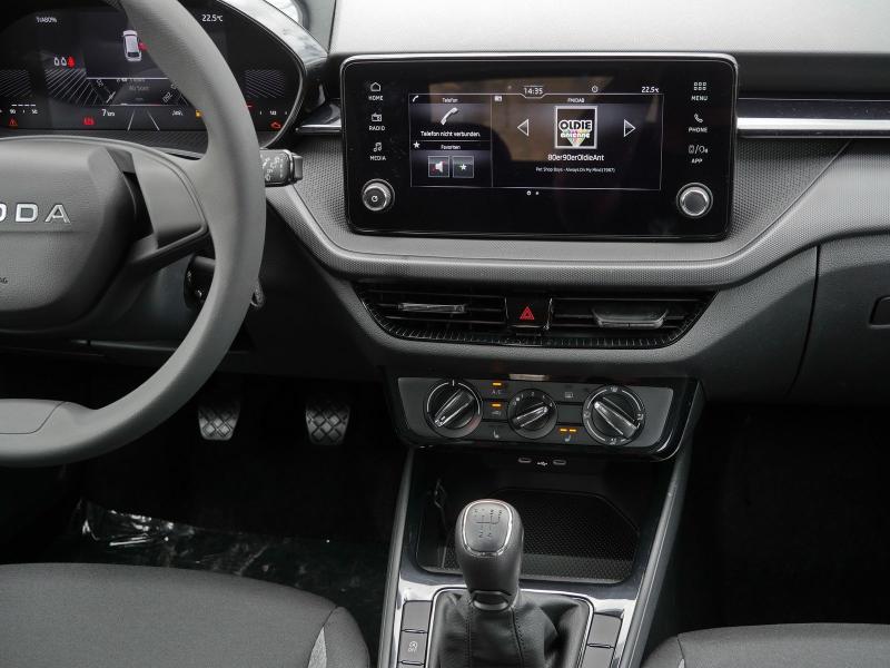 Škoda Fabia Essence – image 6 of 24