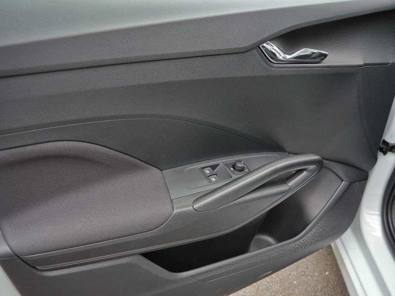 Škoda Fabia Essence – image 21 of 24