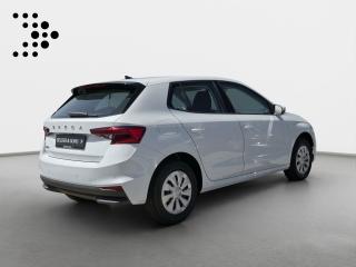 Škoda Fabia Essence – image 18 of 24