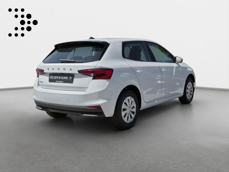 Škoda Fabia Essence – image 2 of 24