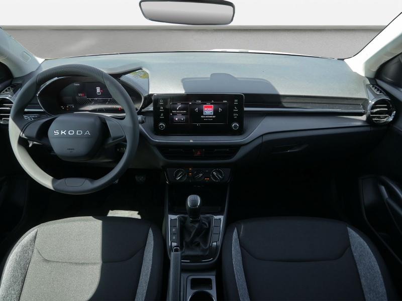 Škoda Fabia Essence – image 5 of 24