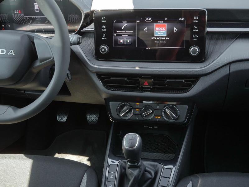 Škoda Fabia Essence – image 6 of 24