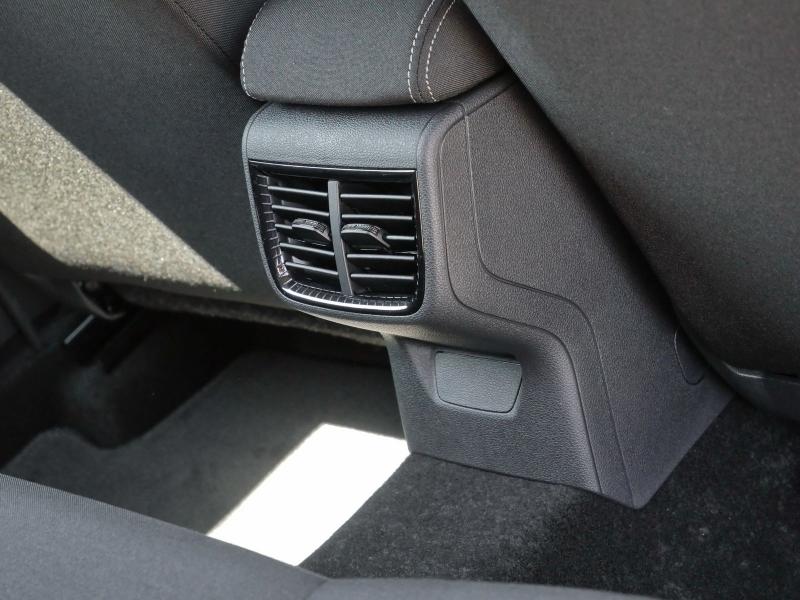 Škoda Fabia Essence – image 17 of 24