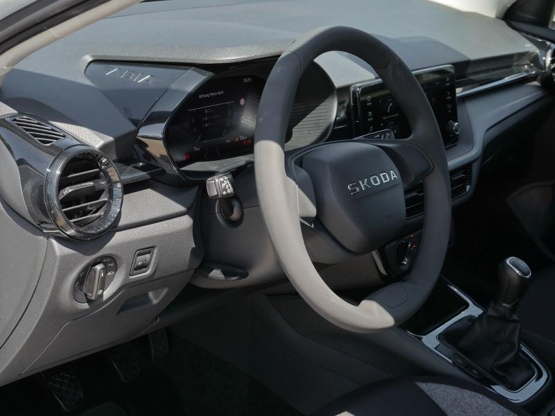 Škoda Fabia Essence – image 19 of 24