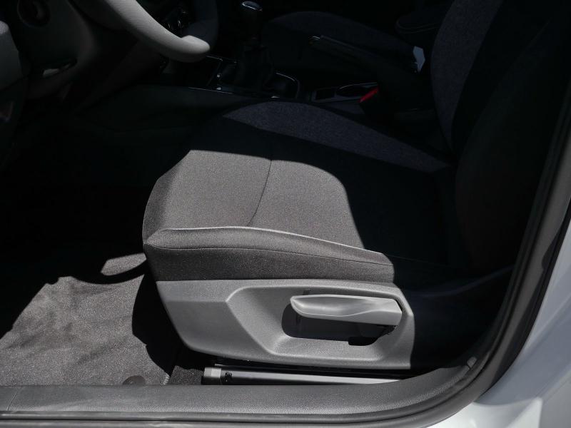 Škoda Fabia Essence – image 22 of 24