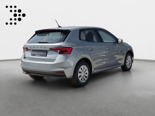 Škoda Fabia Essence – image 2 of 22