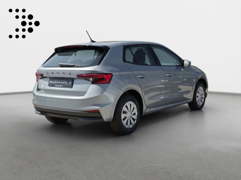 Škoda Fabia Essence – image 2 of 22