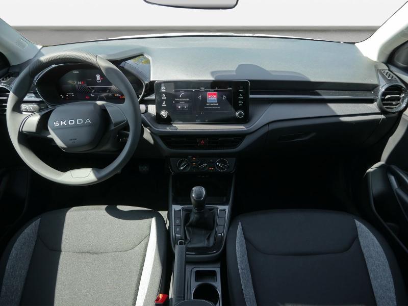 Škoda Fabia Essence – image 5 of 22