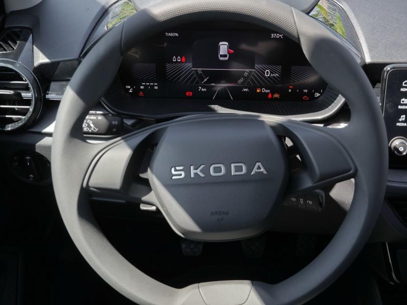 Škoda Fabia Essence – image 9 of 22