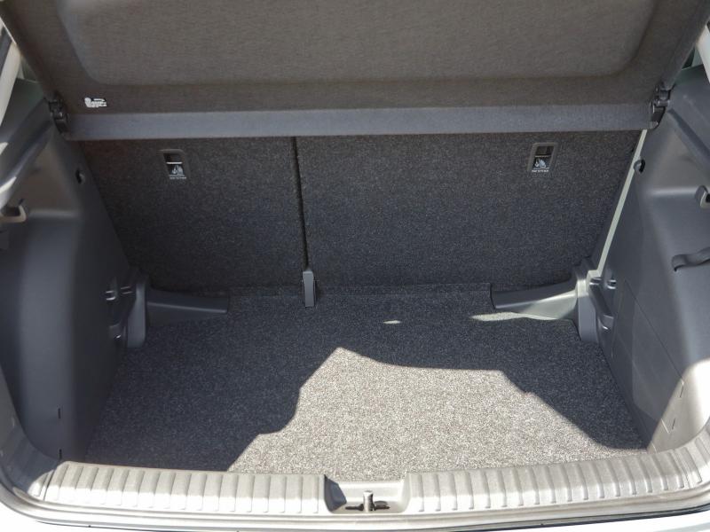 Škoda Fabia Essence – image 21 of 22