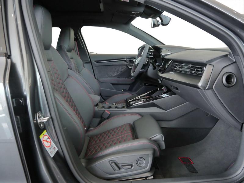 Audi RS 3 Sportback S line – image 4 of 24