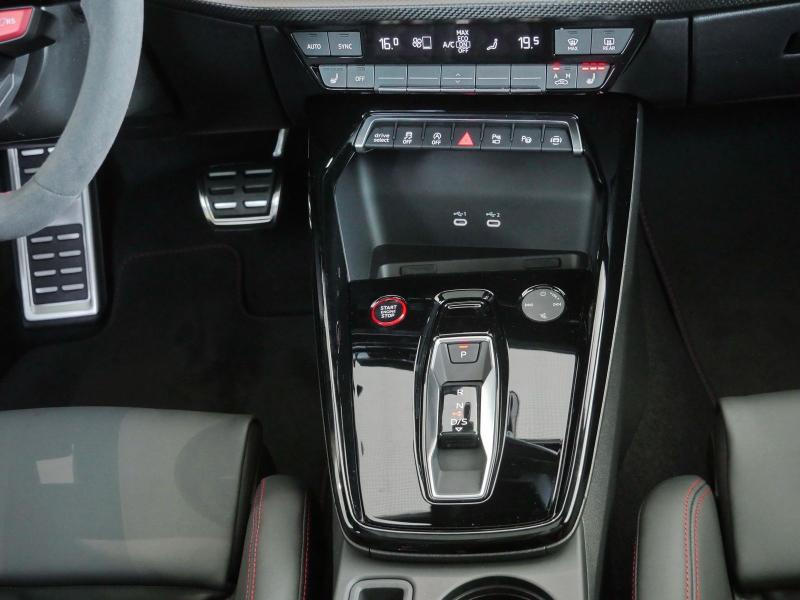 Audi RS 3 Sportback S line – image 7 of 24