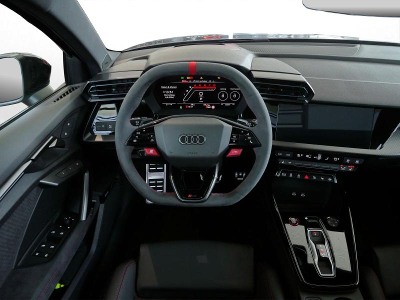 Audi RS 3 Sportback S line – image 8 of 24