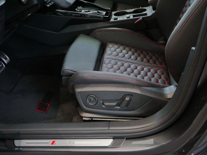 Audi RS 3 Sportback S line – image 22 of 24
