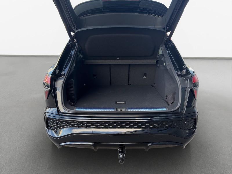 Audi Q3 S line – image 10 of 14