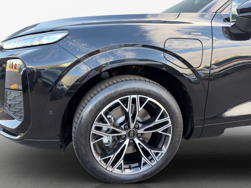 Audi Q3 S line – image 11 of 14