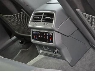 Audi A6 Avant S line – image 17 of 24