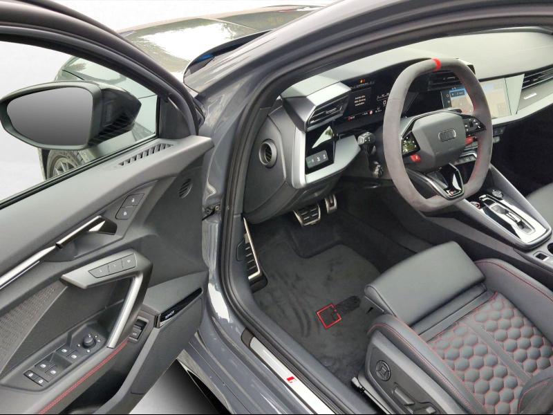 Audi RS 3 Limousine RS – image 14 of 25
