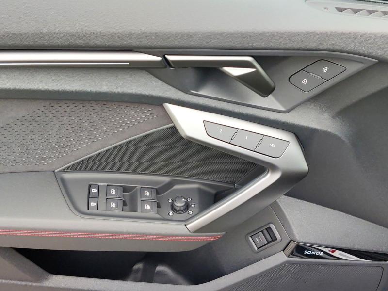 Audi RS 3 Limousine RS – image 15 of 25