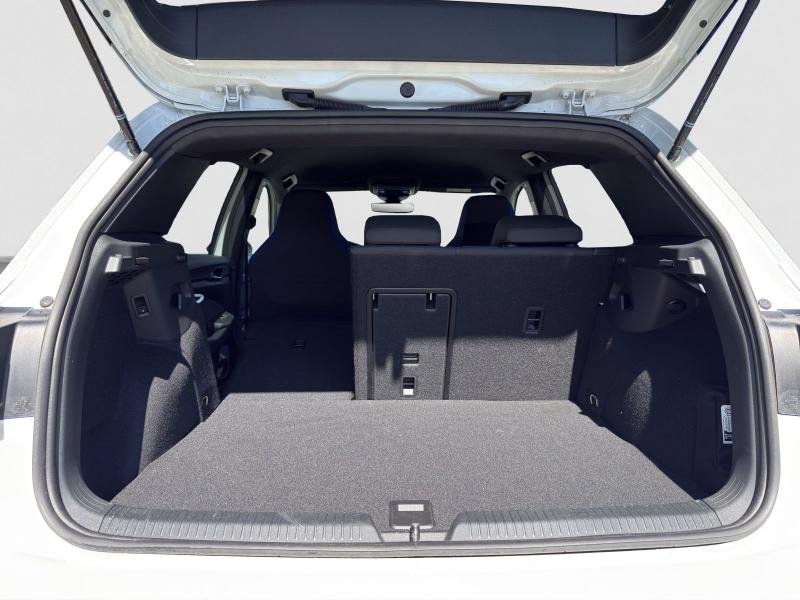 Volkswagen Golf GTE – image 10 of 21