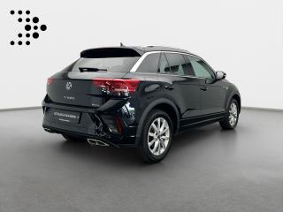 Volkswagen T-Roc R-Line – image 2 of 17