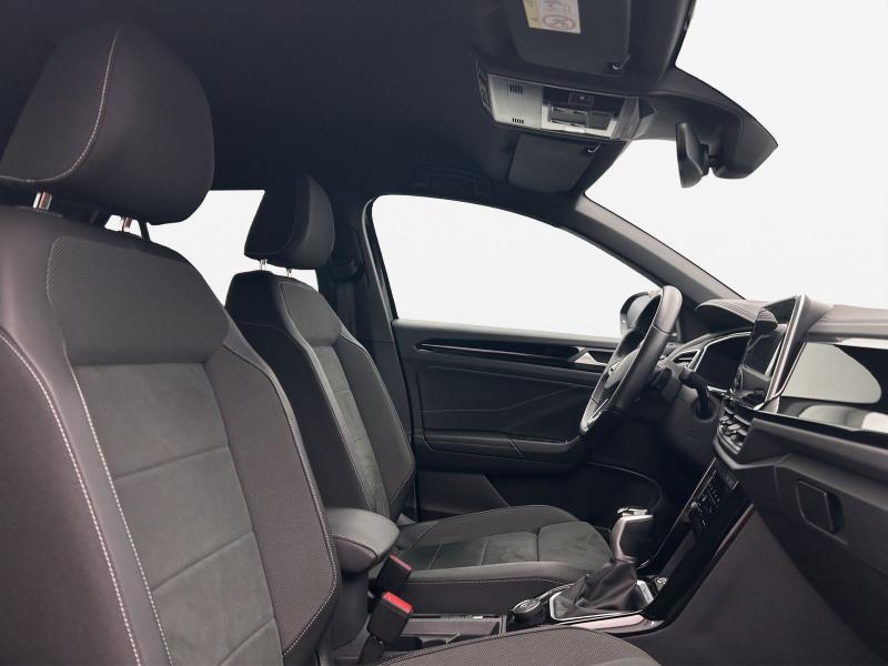 Volkswagen T-Roc R-Line – image 4 of 17