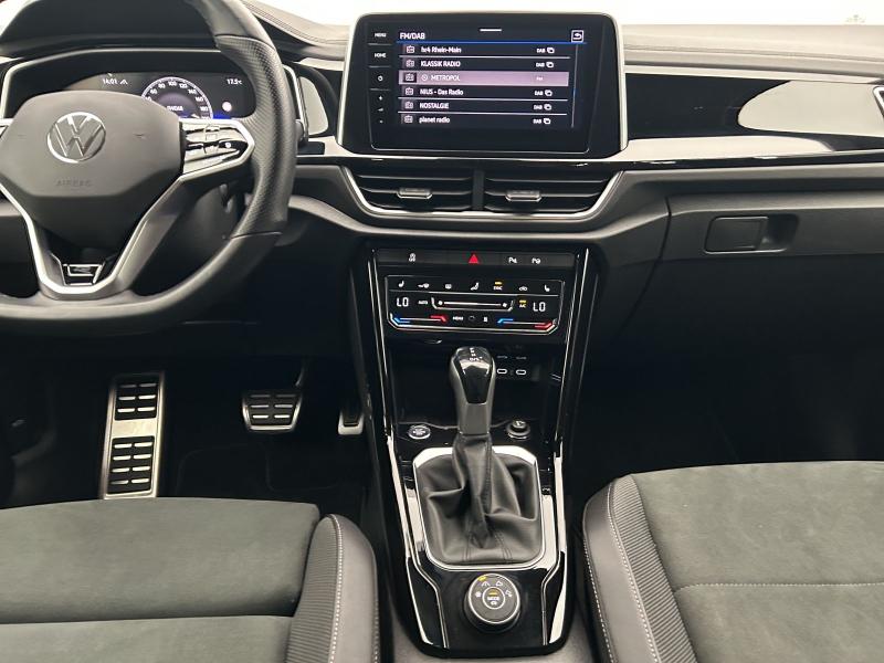Volkswagen T-Roc R-Line – image 7 of 17