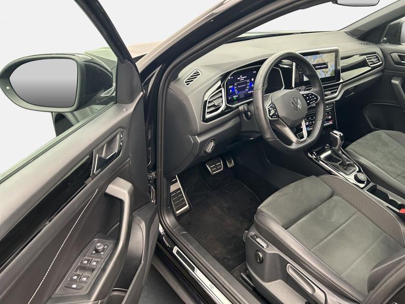 Volkswagen T-Roc R-Line – image 14 of 17