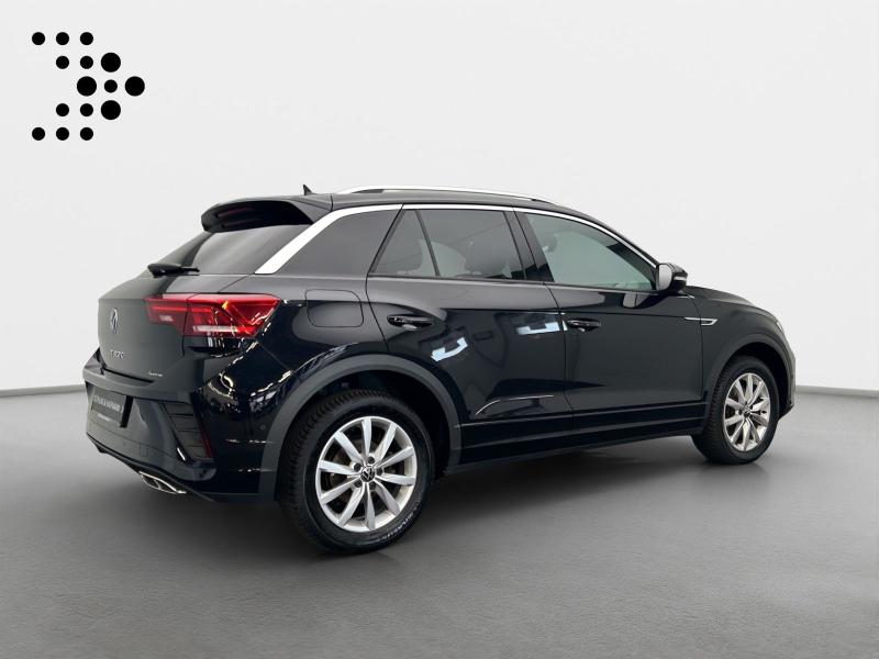 Volkswagen T-Roc R-Line – image 16 of 17