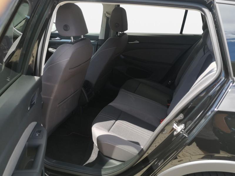 Volkswagen Golf Alltrack – image 16 of 23