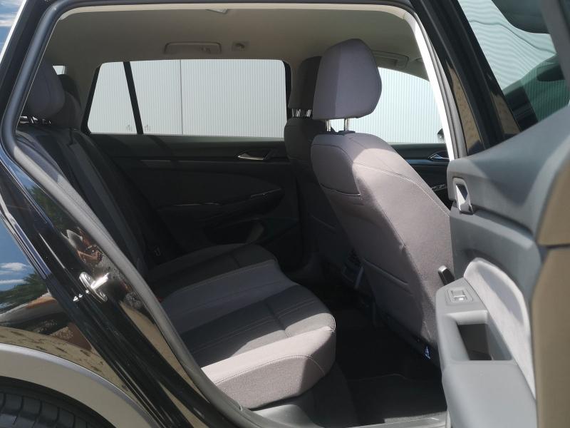Volkswagen Golf Alltrack – image 21 of 23