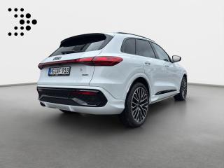 Audi Q5 S line – image 2 of 24