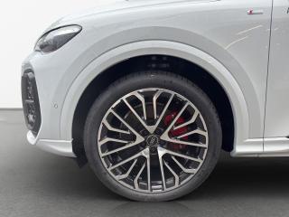 Audi Q5 S line – image 13 of 24