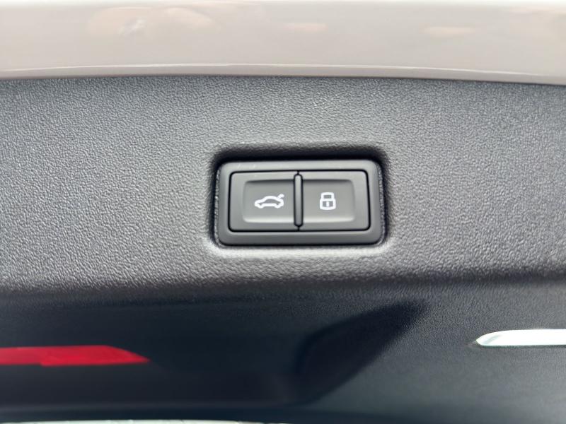 Audi Q5 S line – image 12 of 24