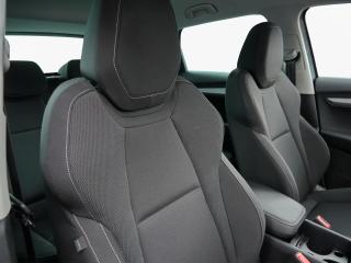 Škoda Karoq Selection – image 10 of 23