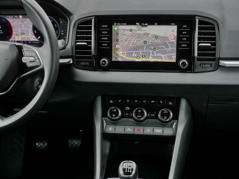 Škoda Karoq Selection – image 6 of 23