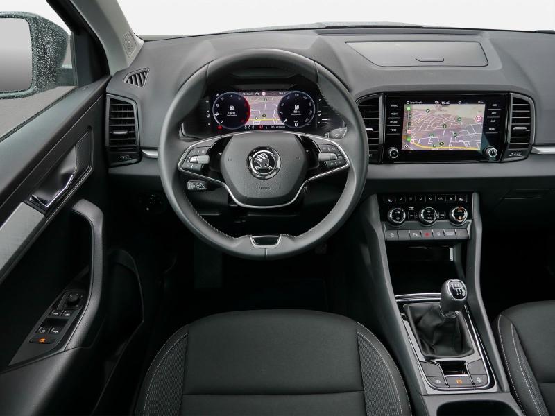 Škoda Karoq Selection – image 8 of 23