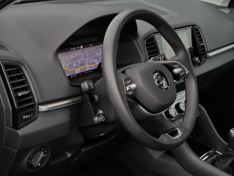 Škoda Karoq Selection – image 18 of 23