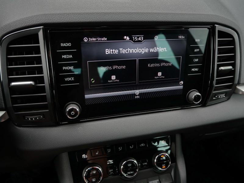 Škoda Karoq Selection – image 19 of 23
