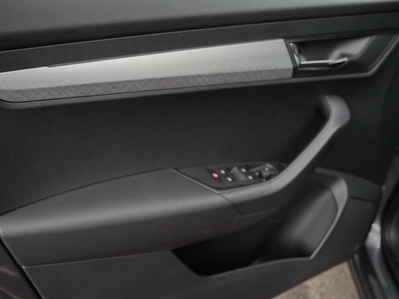 Škoda Karoq Selection – image 20 of 23