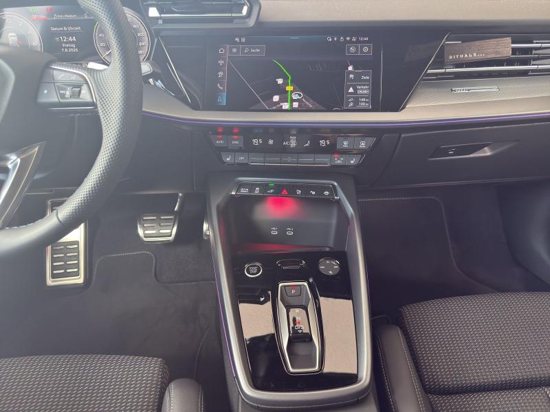 Audi A3 Sportback S line – image 7 of 14